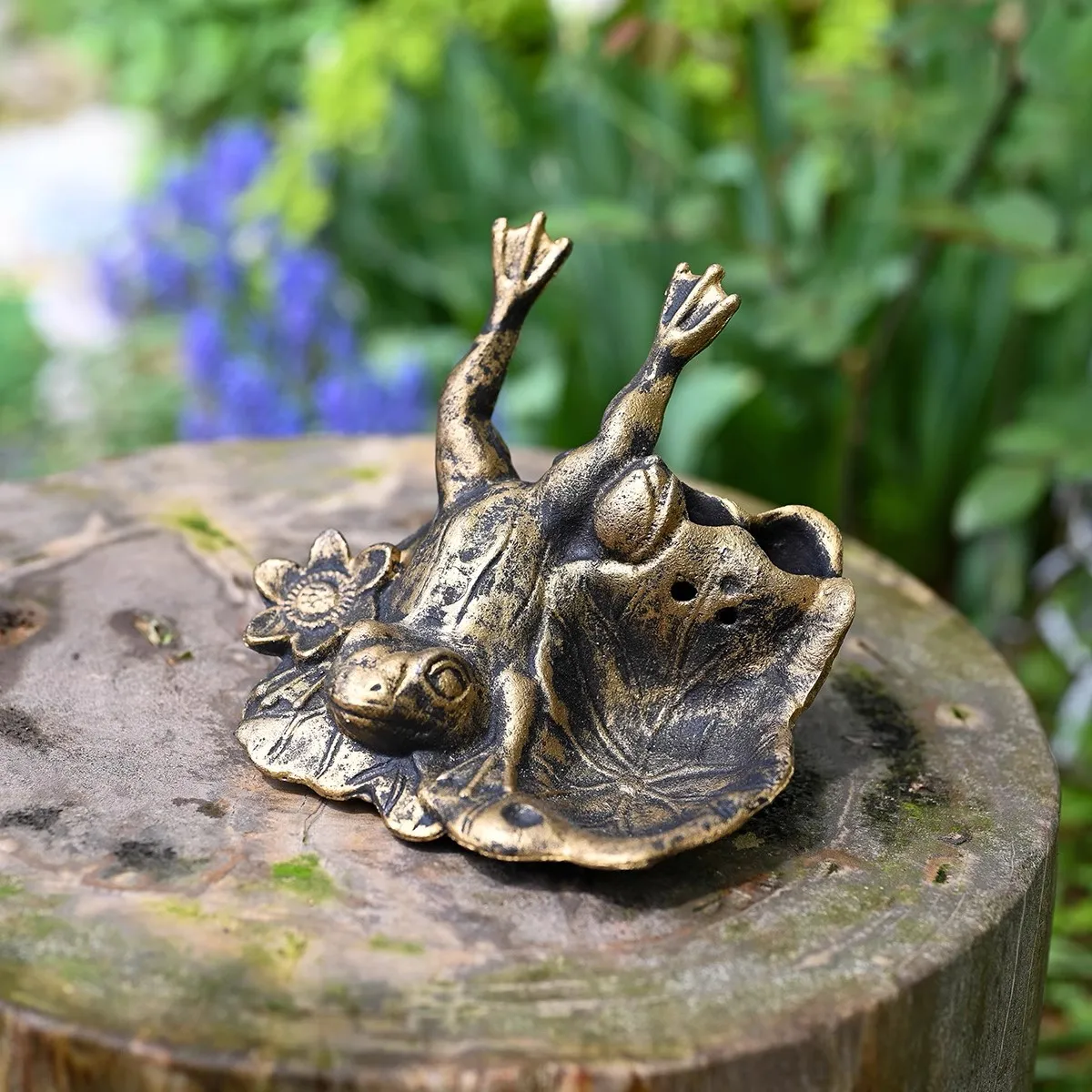 Cast Iron Frog On Leaves Candle Holder Aroma Stand In Antique Silver Gold Colors For Home Garden Decoration Retro Storage Plate
