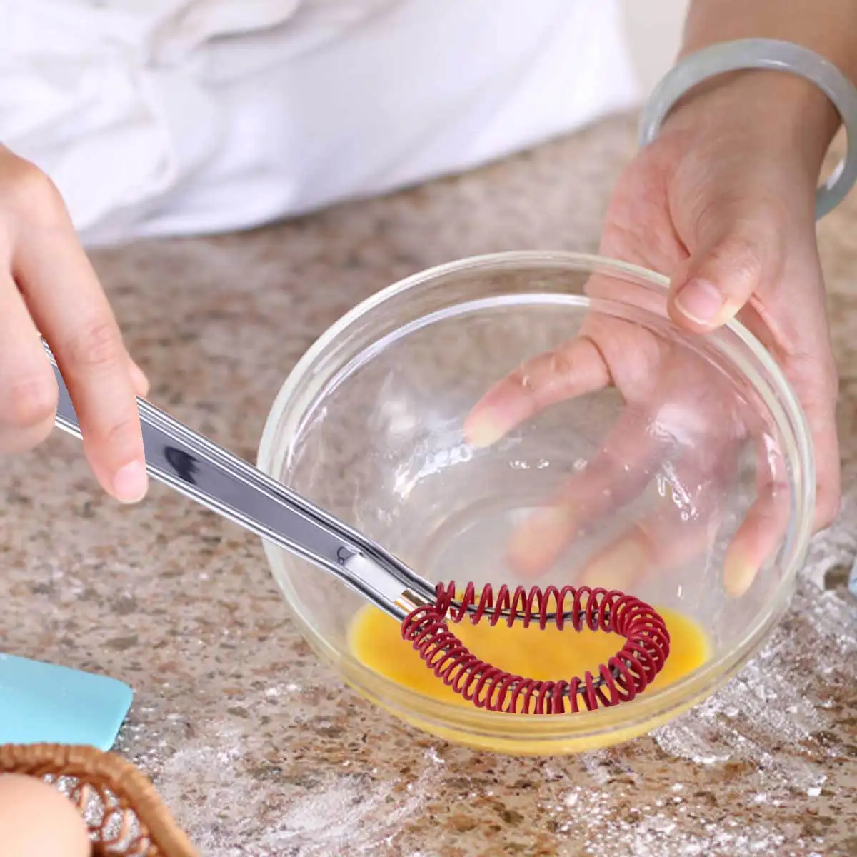 

4Pcs Stainless Steel Manual Kitchen Hand Mixer for Whisking Eggs Icing Sugar Mixture Chocolate Cream