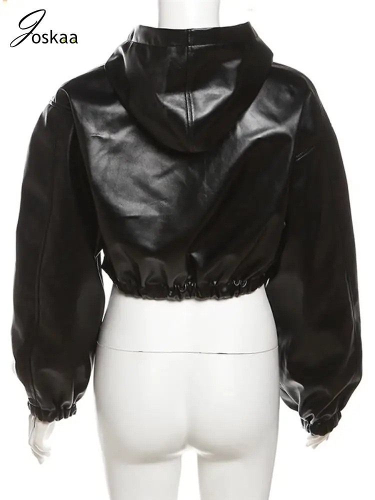 Joskaa-chaquetas de piel sintética negra para mujer, abrigos cortos de manga larga con capucha, ropa de calle Hipster Sexy con cremallera, prendas de vestir exteriores de otoño