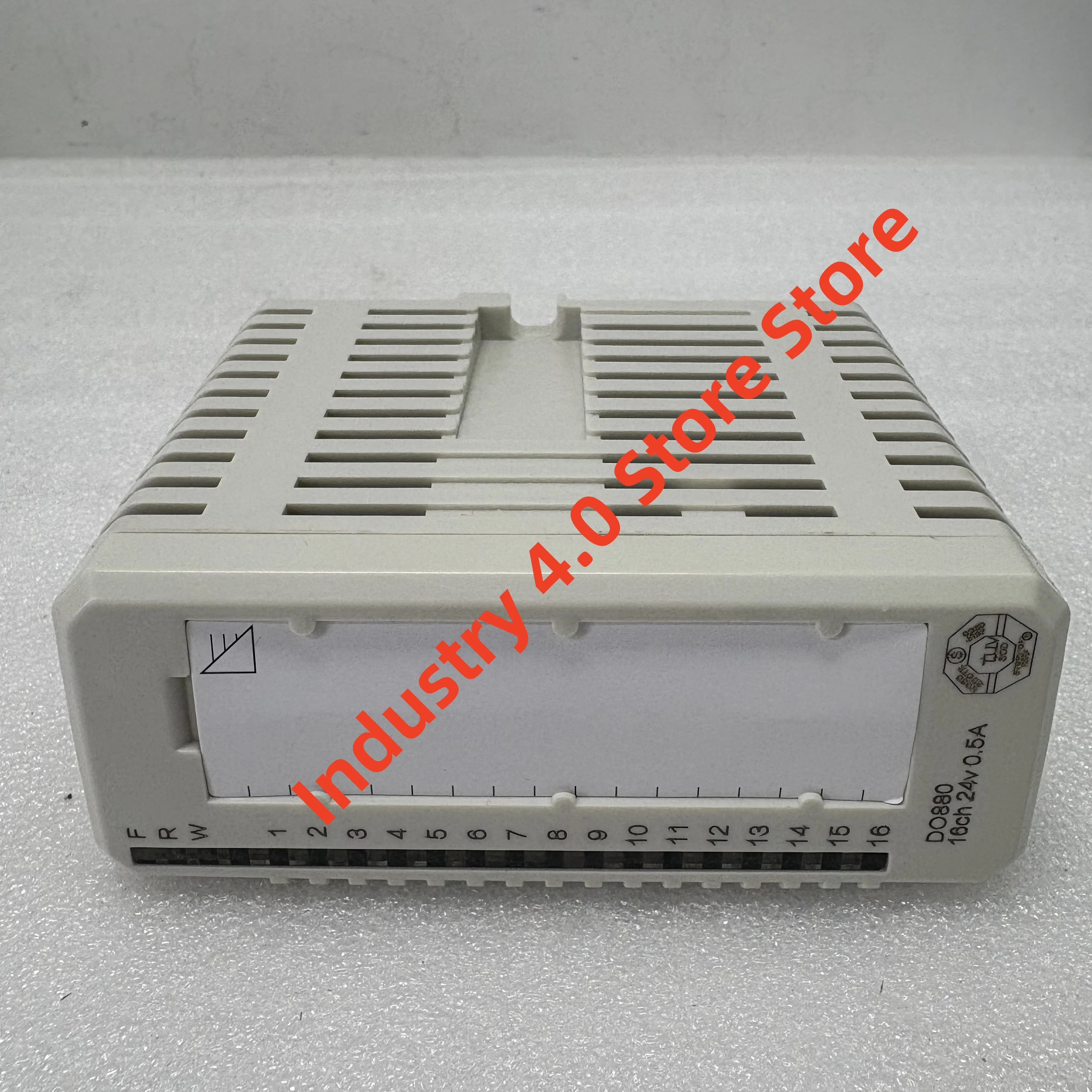 Модуль ПЛК 3BSE028602R1 DO880 новый оригинал