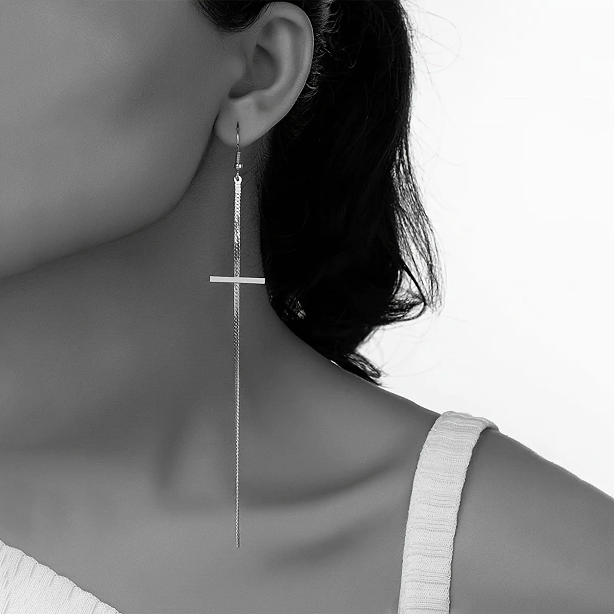 1 Pair of Simple Elegant and Versatile Retro Fashion Cross Long Earrings