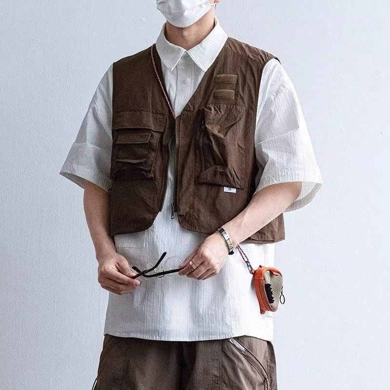 

Vintage V Neck Unisex Waistcoat with Multi Pockets Lightweight Outdoor Camping Vest for Men/Women​