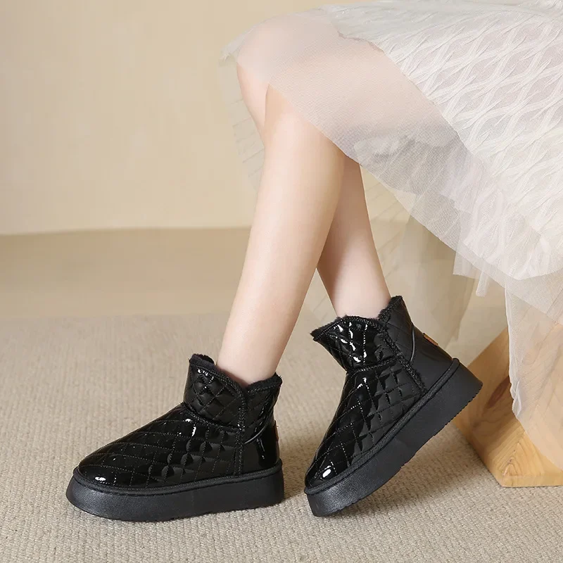 

Thick Soled Comfortable and Warm Women's Snow Boots Waterproof Women's Cotton Shoes, Thick Soled Plus Size Women's Shoes