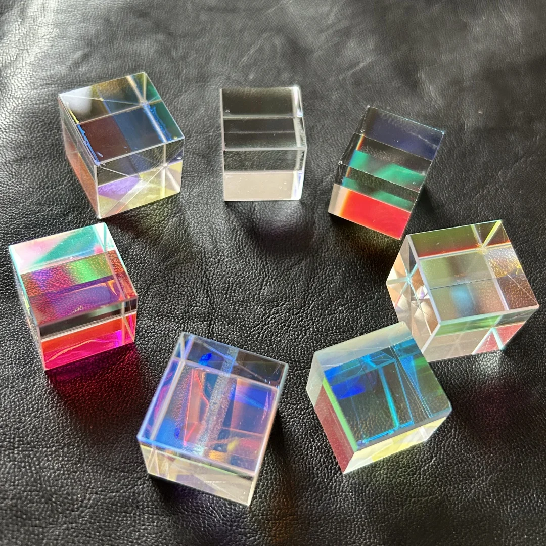

4 PCS 22X22X22mm Damaged Dichroic Prism Optical Glass X-Cube RGB Combiner Splitter Physics Gift Toy Necklace DIY