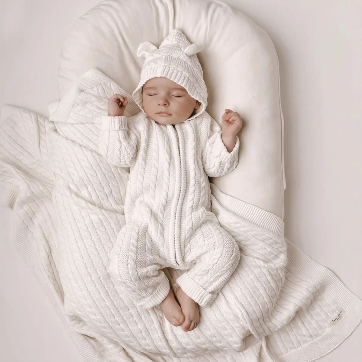 2025 Winter New Baby Long Sleeve Casual Romper Newborn Warm Knit Jumpsuit Toddler Sweater Infant Boy Cute Bear Ear Hooded Tops