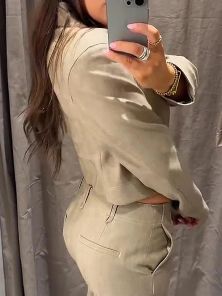 Рисунок 4 - Повседневные женские брючные костюмы