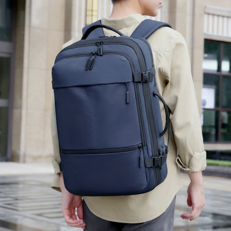

Elegant Leather High-End Backpack Bag For Commuter Use With Classic Designer Paris Fashion Large Capacity Unique
