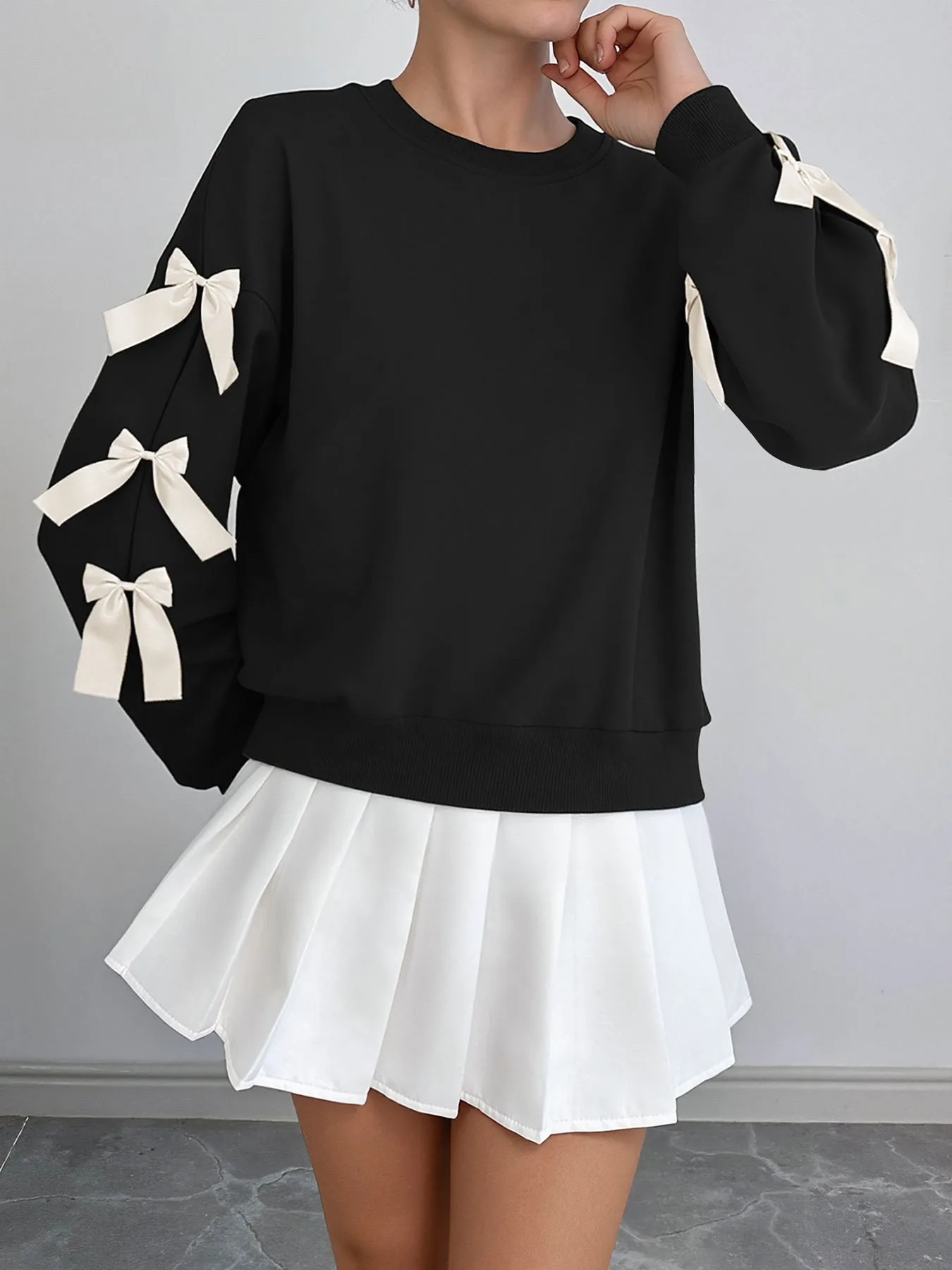 Round Neck Bow Sweatshirt Regular Length Sweet and Fresh with Pullover Patchwork Regular Sleeve Autumn Loose Fit Women Hoodie