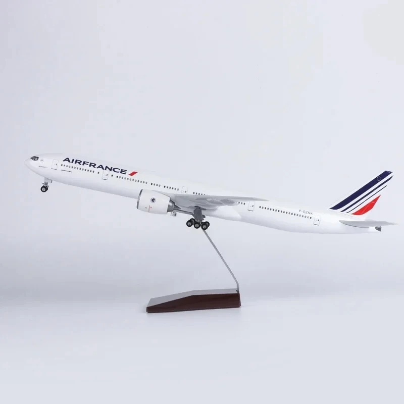 Imagem -04 - Grande Modelo de Avião Fundido com Luzes Led França Boeing B777 Aircraft Model 1:157 Scale 47cm 777