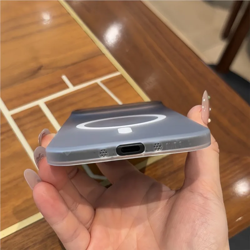 حافظة فاخرة متدرجة اللون غير لامعة وشفافة للغاية لهاتف Magsafe لهاتف آيفون 17 إير 16 15 14 13 Plus 12 Pro Max غطاء مغناطيسي صلب