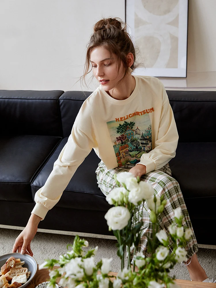 

OLrain Women's Graphic Sweatshirts 2025 Round Neck Loose Fun Embroidery Print Long Sleeve Knitted Tops Casual Clothes O21QR53330