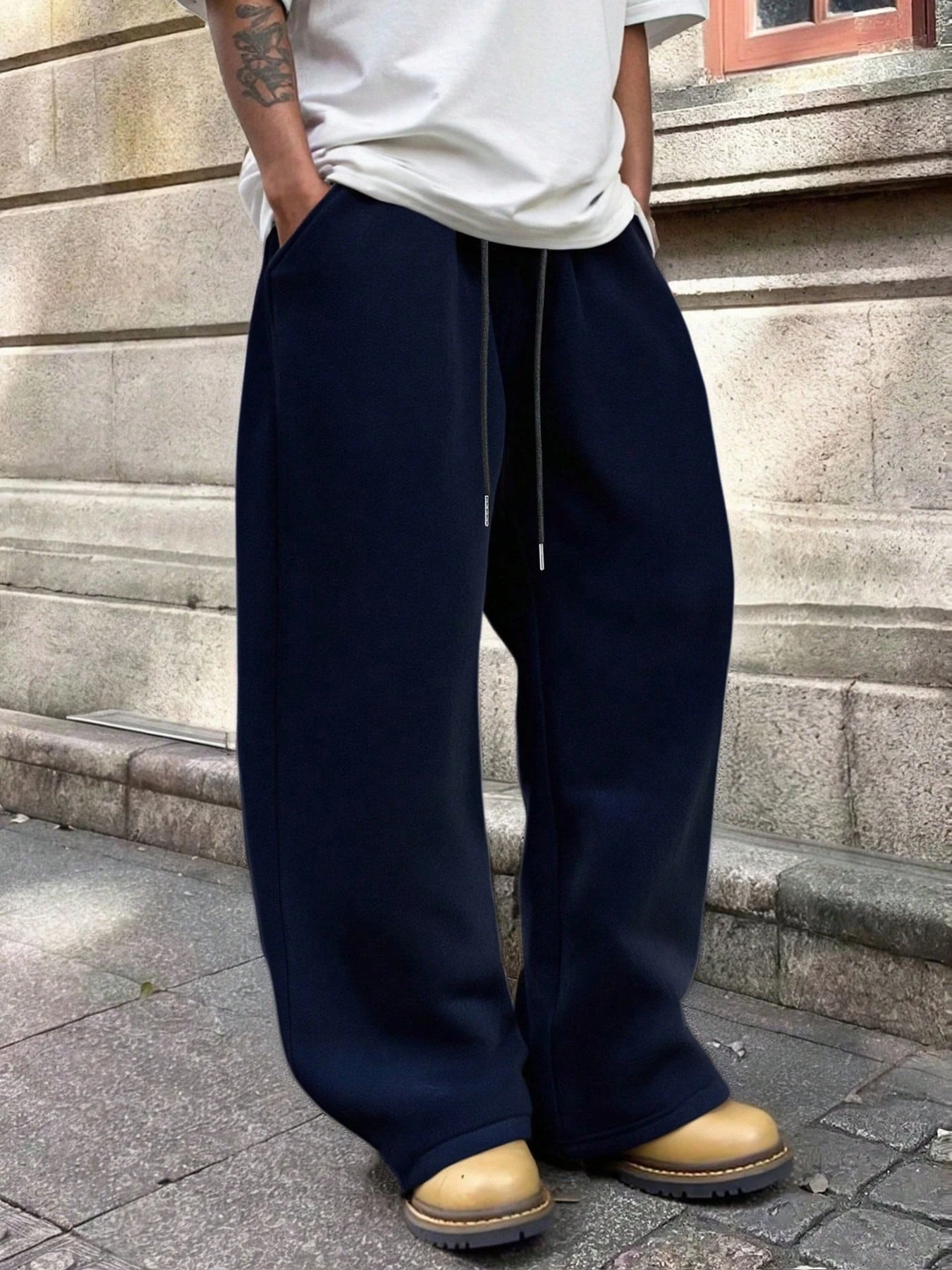 

Solid color straight-leg sports pants, loose fit, unisex, casual street style, comfortable autumn and winter style pants men