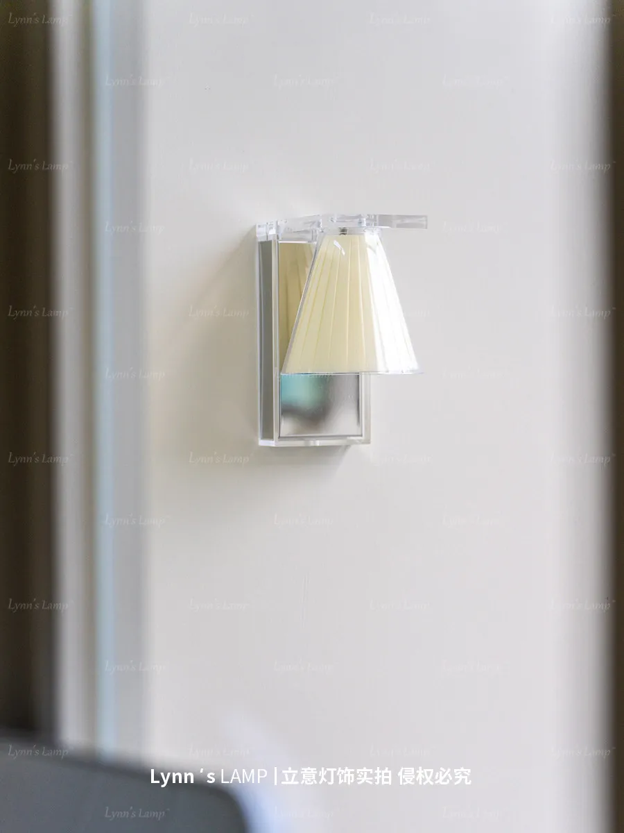 

Italian minimalist bedside wall lamp French corridor light luxury atmosphere living room corridor wall lamp