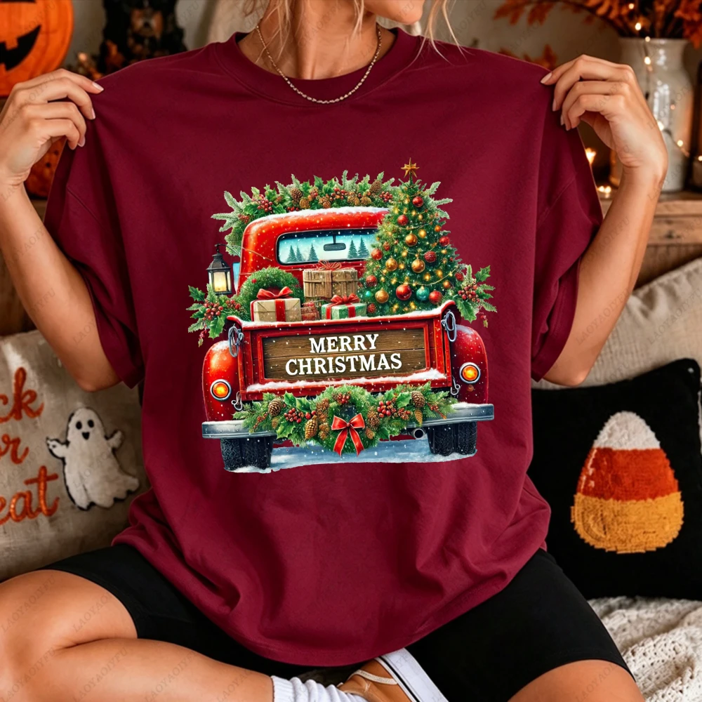 Red Vintage Pickup Truck Christmas Tree Holly Graphic Women Casual Short Sleeve T-Shirt Retro Xmas Holiday Farmhouse Winter Top