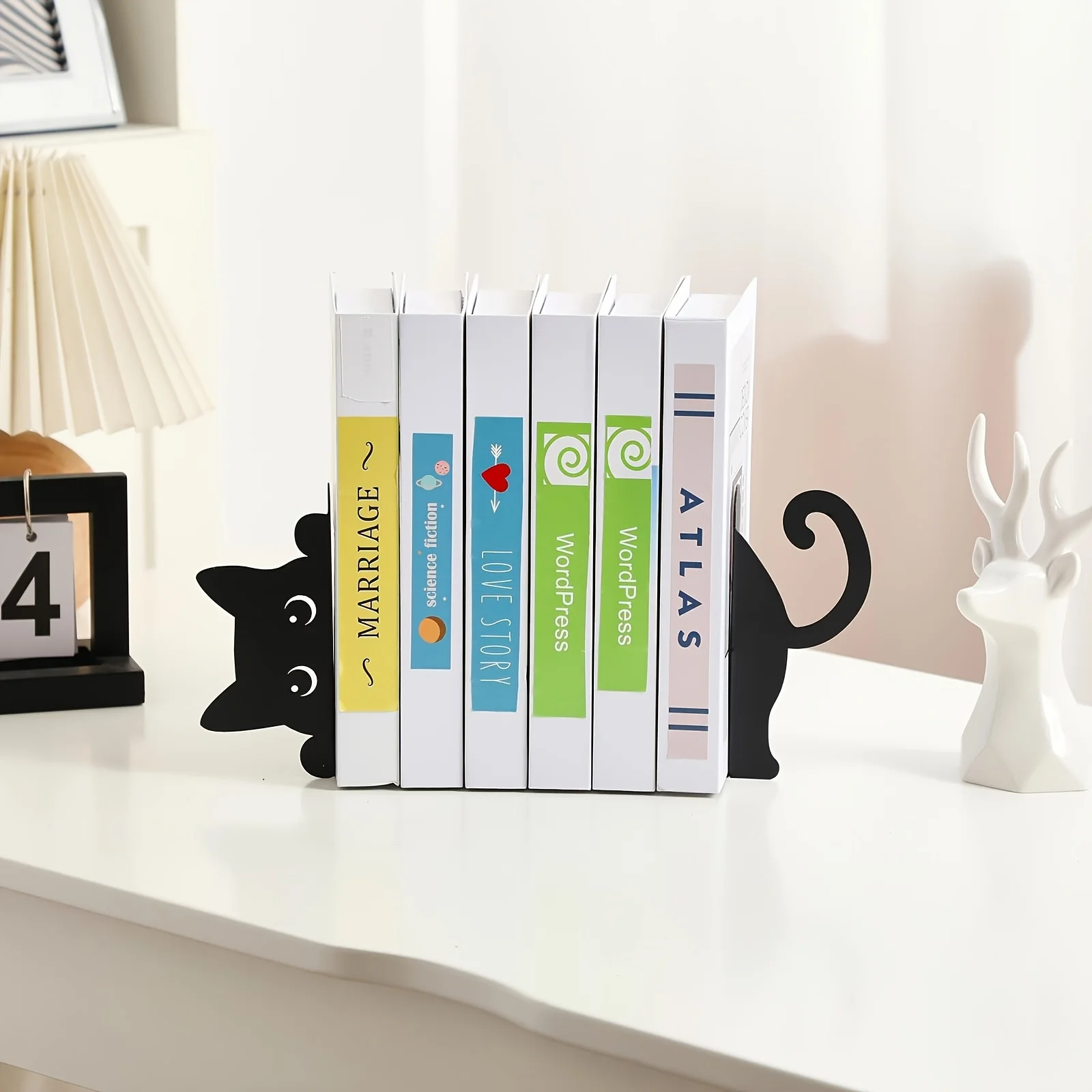Charming Metal Bookends Featuring Cats, a Unique Gift for Book Lovers, Durable Metal Decor for Books, Artistic Decoration