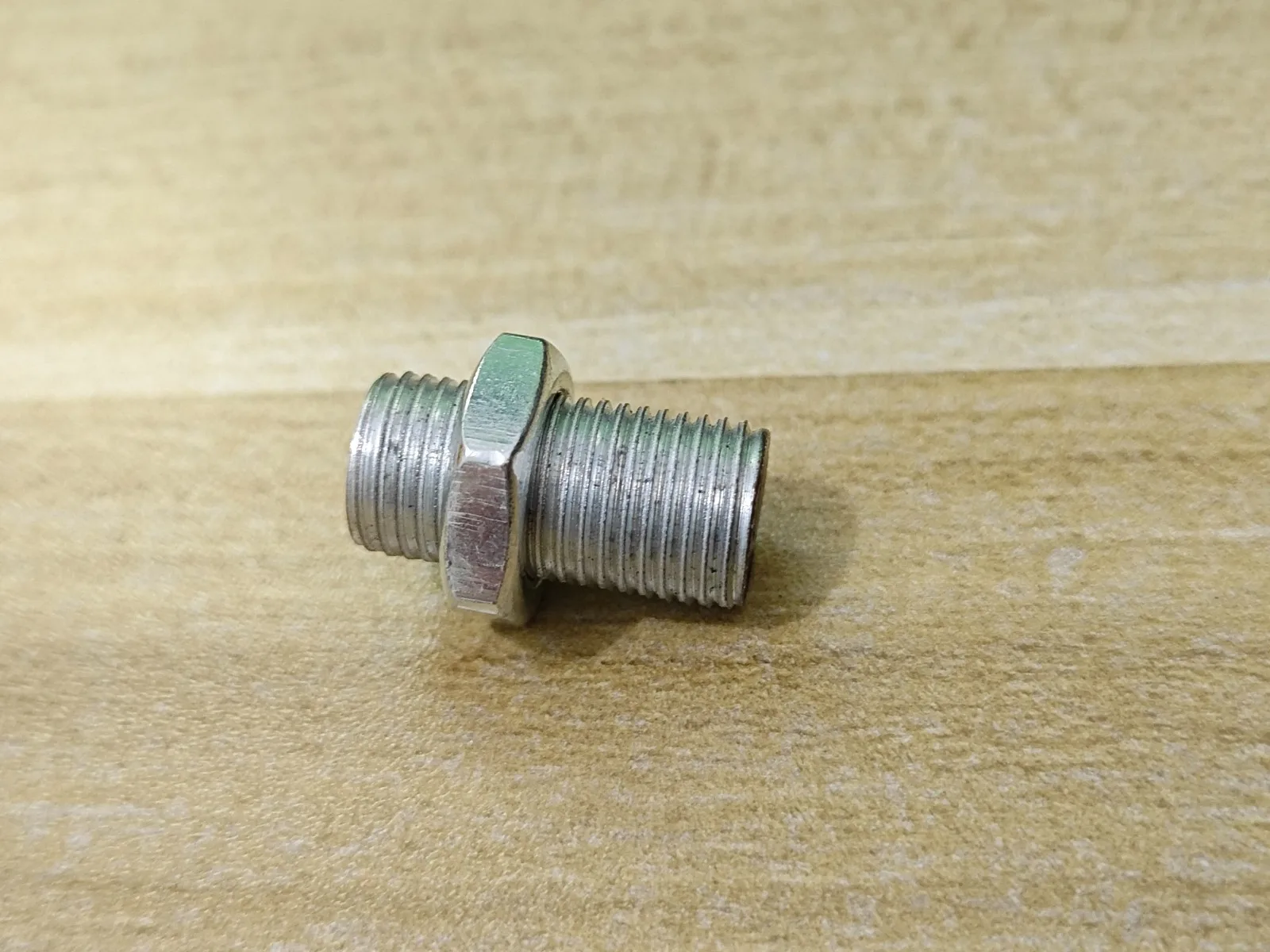 

Shipping [order3069389071465518, supply again 1 screw]