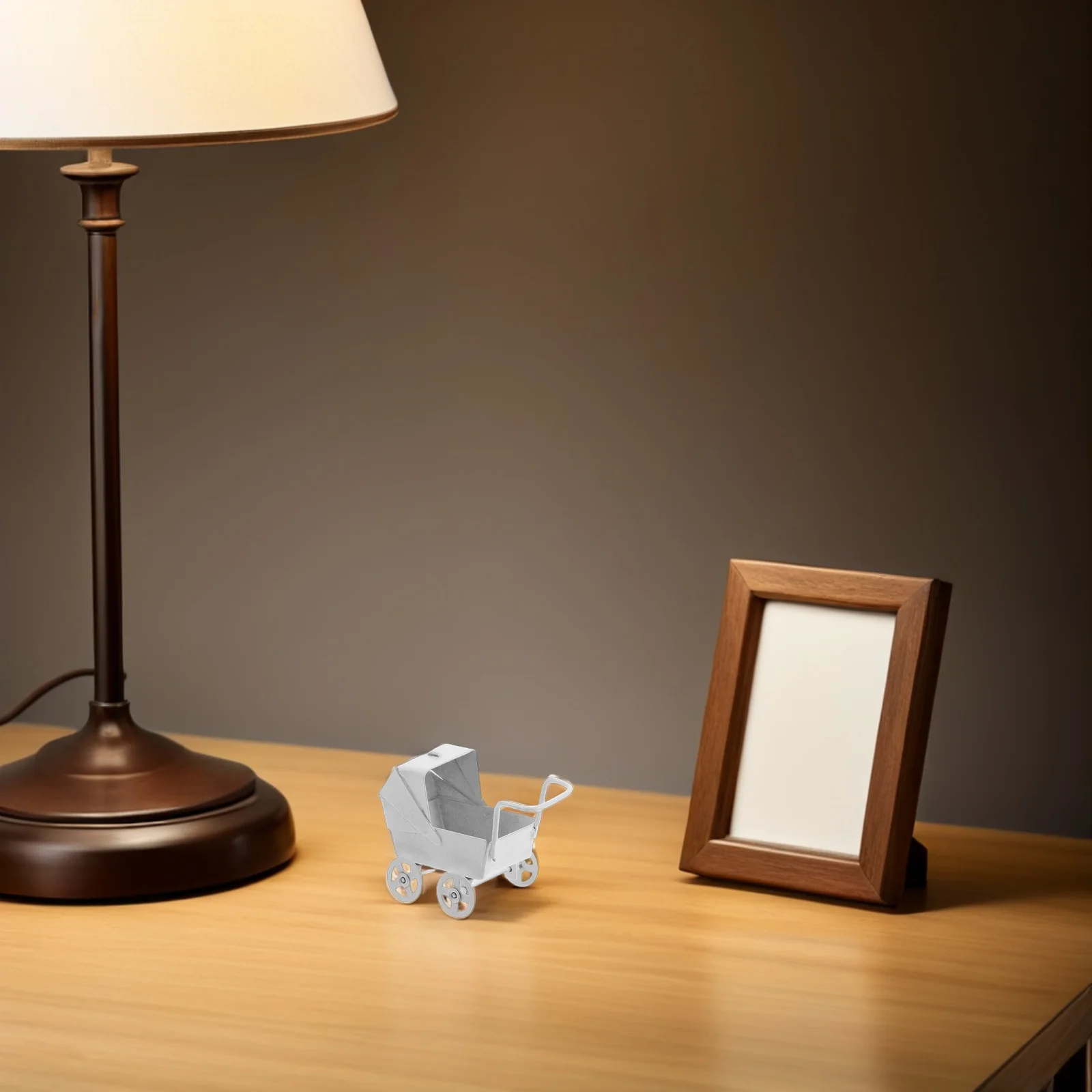 

Little Metal Wheelbarrow Vintage Style Craft Cart for Mini Landscape Modeling Garden Scene Decoration Accessory Item