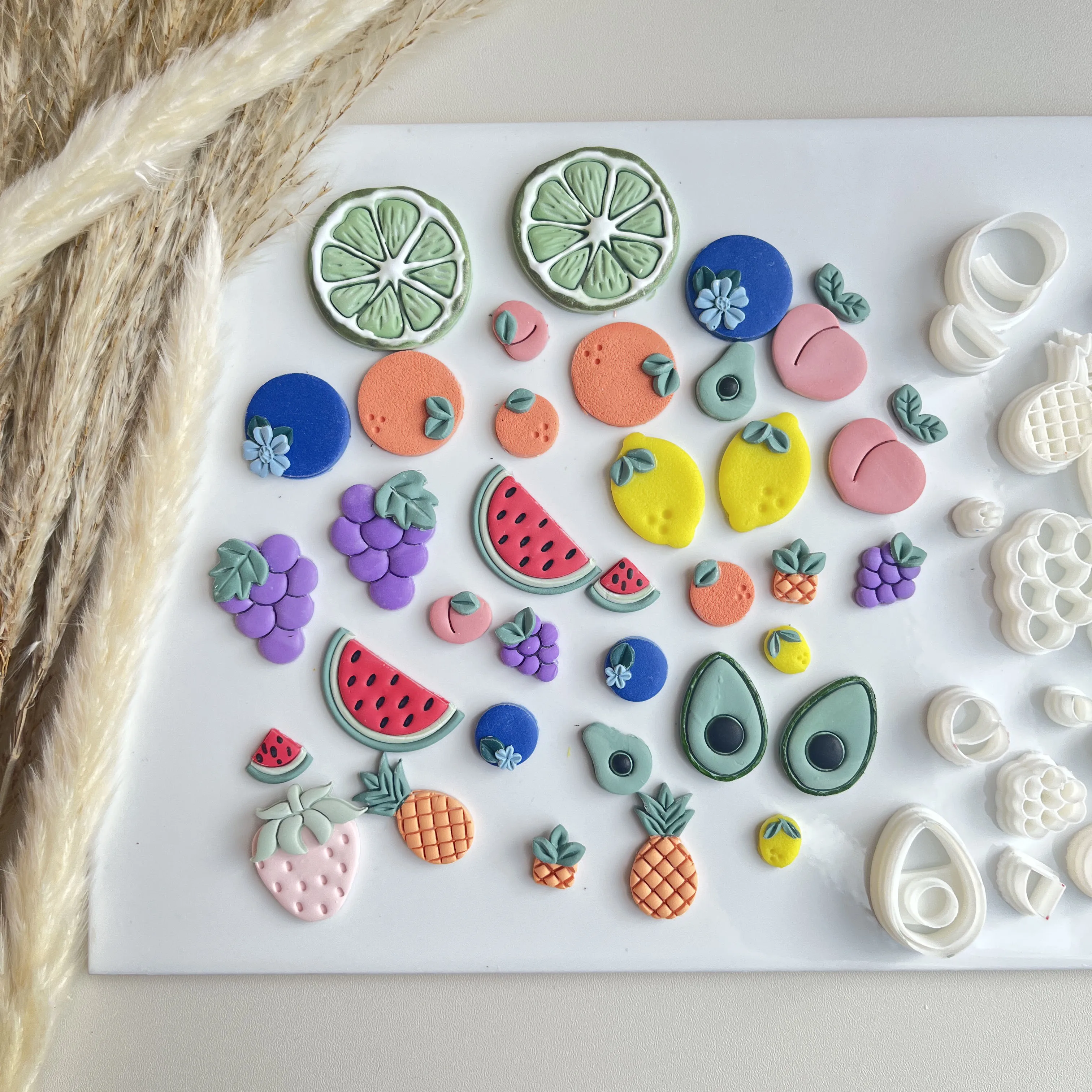 Fruits Series Polymer-Schneideformen, Zitrone/Avocado/Wassermelone/Orange/Heidelbeere/Traube/Pfirsich/Ananas-Form, Ohrringe, Tonformen – Detail 1