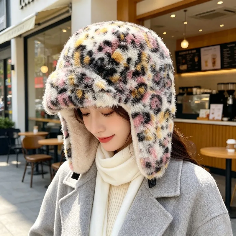Neue personalisierte Winter-Leopard-Plüsch-Lei-Feng-Mütze für Herren und Damen, Outdoor-Radfahren, Skifahren, Ohrenschutz, Bomber-Mützen – Detail 2