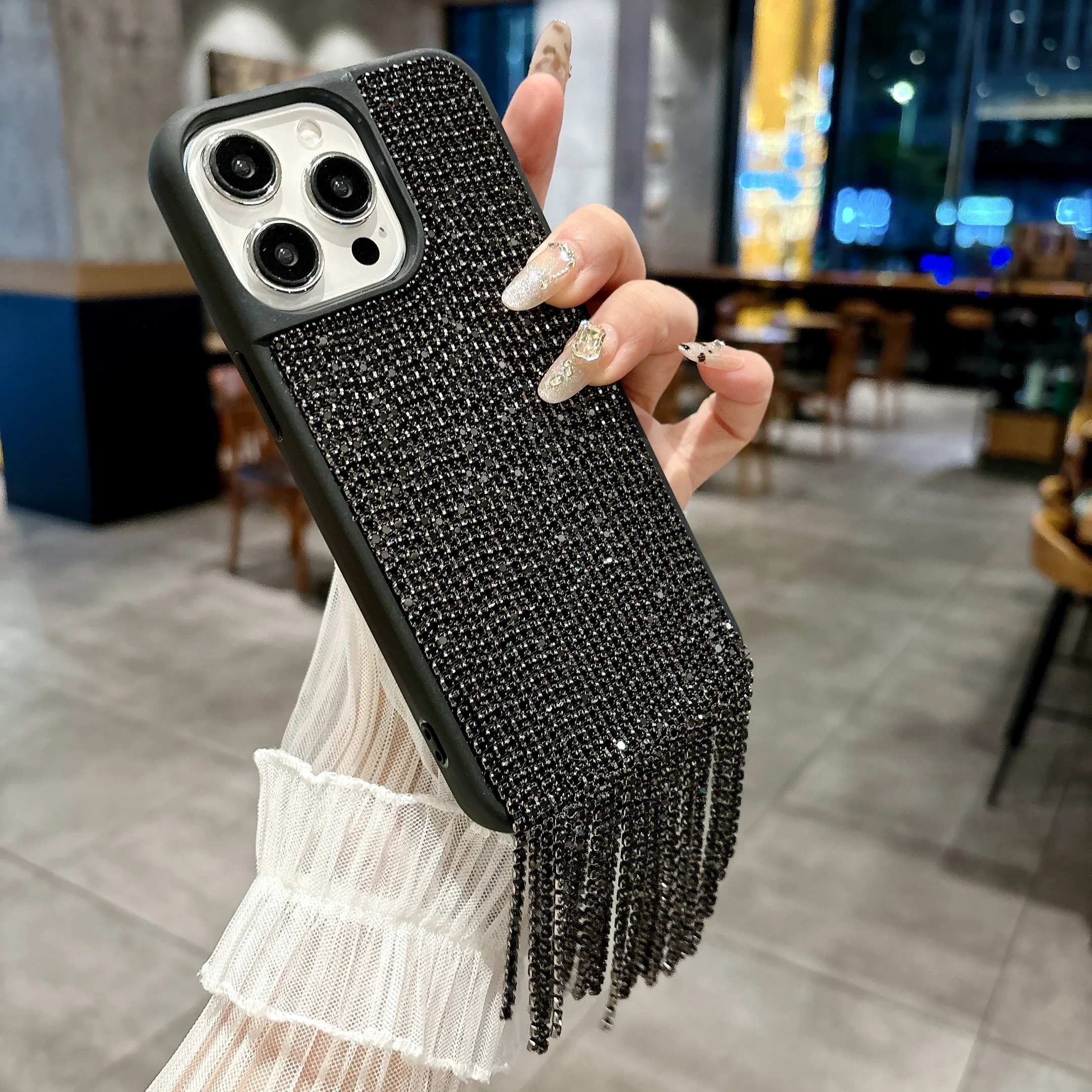 Luxus-Marken-Handyhülle mit Quasten, Glitzer und Pailletten für iPhone 17Air 16 15 14 11 12 13 Plus Pro Max MiNi Rückseite Schutzhülle – Detail 3