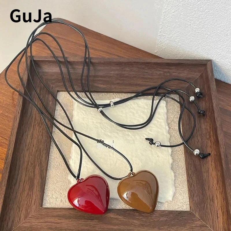

Modern Jewelry Elegant Temperament Resin Heart Pendant Necklace For Women 2025 Trend New Simply Design Accessories