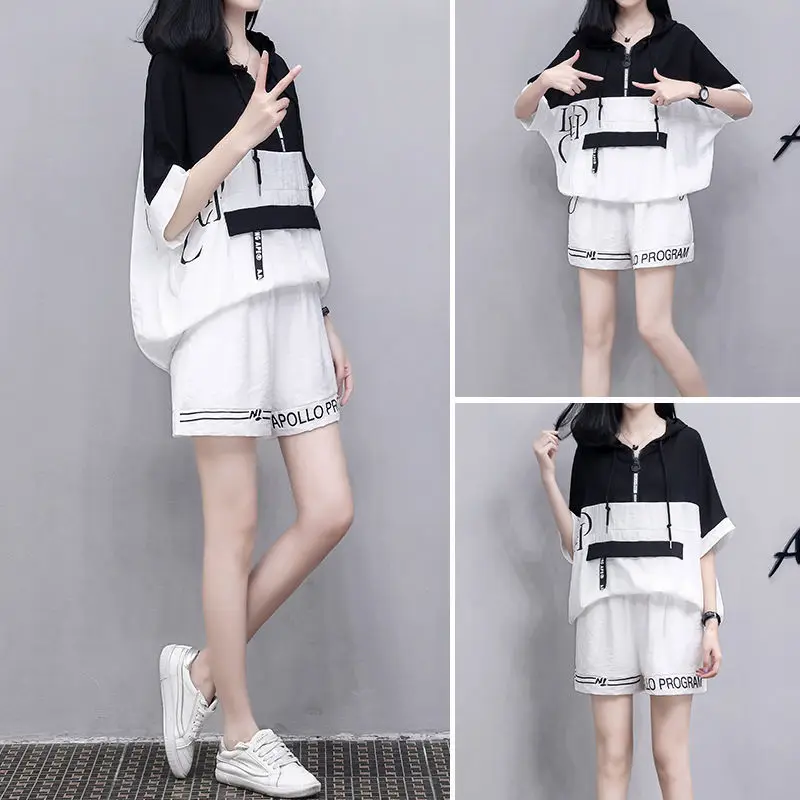 Casual Sports Women\'s Set Summer New 2024 New Black White Color Blocked Hooded T-shirt+wide Leg Shorts Two Piece Set for Women