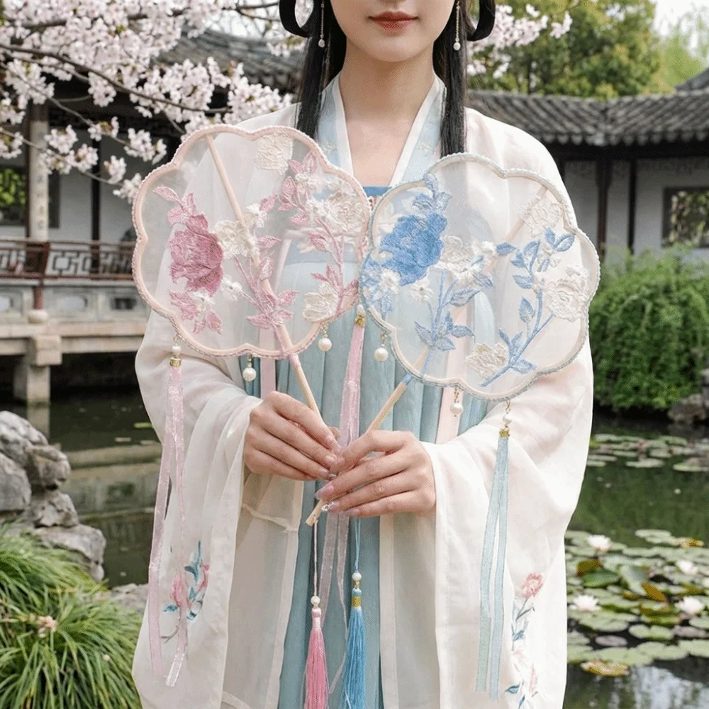 

Vintage Handheld Chinese Style Fan Decorative with Tassels Circular Fan Long Handle Floral Pattern Silk Fan Home Decoration