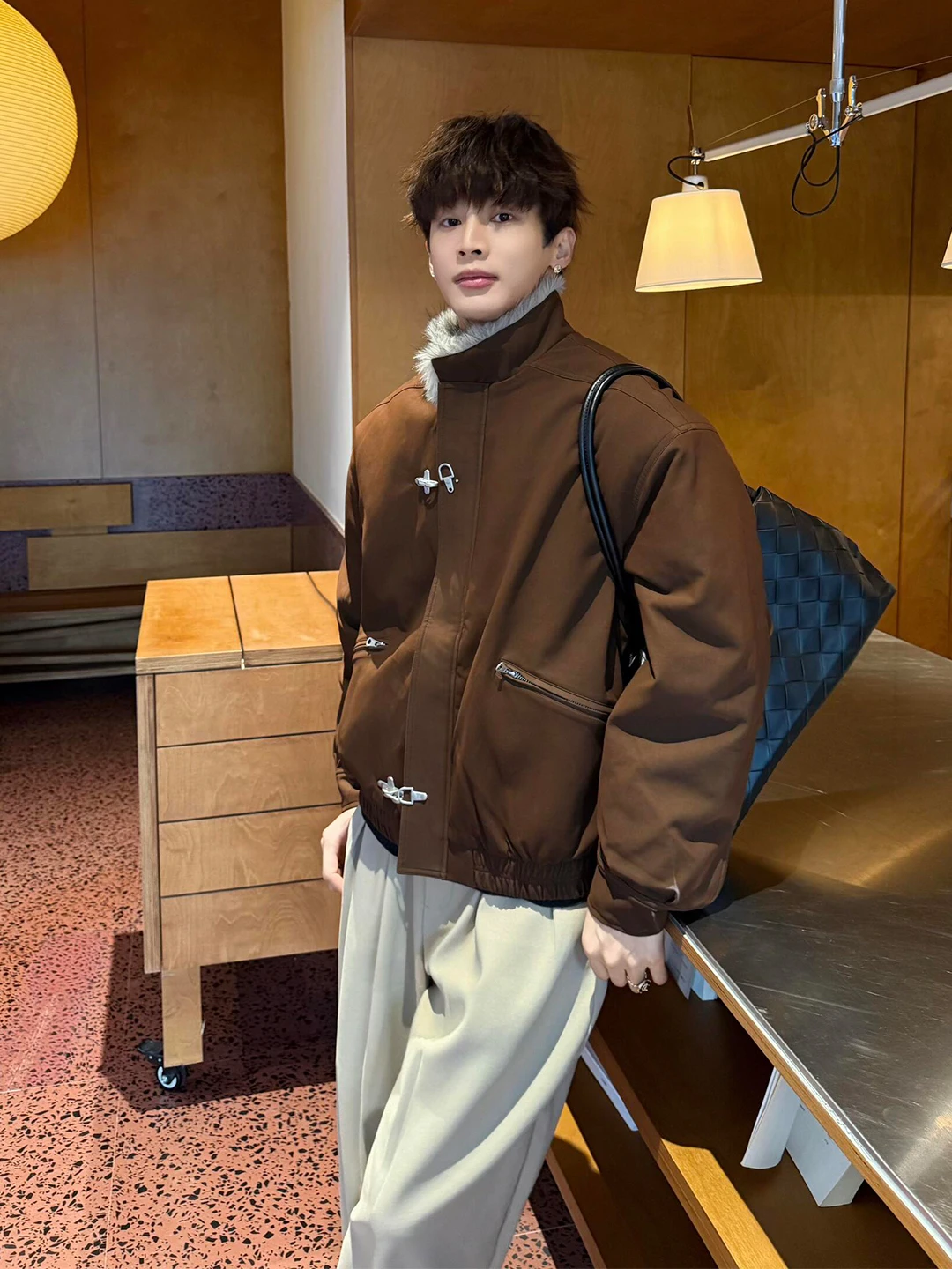 

Brown Fur Collar Cotton Jaet Men's Winter Coat with ket Zipper Design CleanFit Stand Sve Long Sve Thiened Cot...