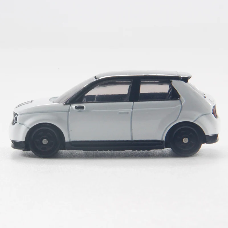 TAKARA TOMY Tomica NO.60 Modèle de véhicule à moteur Honda E, Ornement, Mini modèle de voiture en alliage moulé sous pression, Jouet pour enfants, Cadeau de Noël