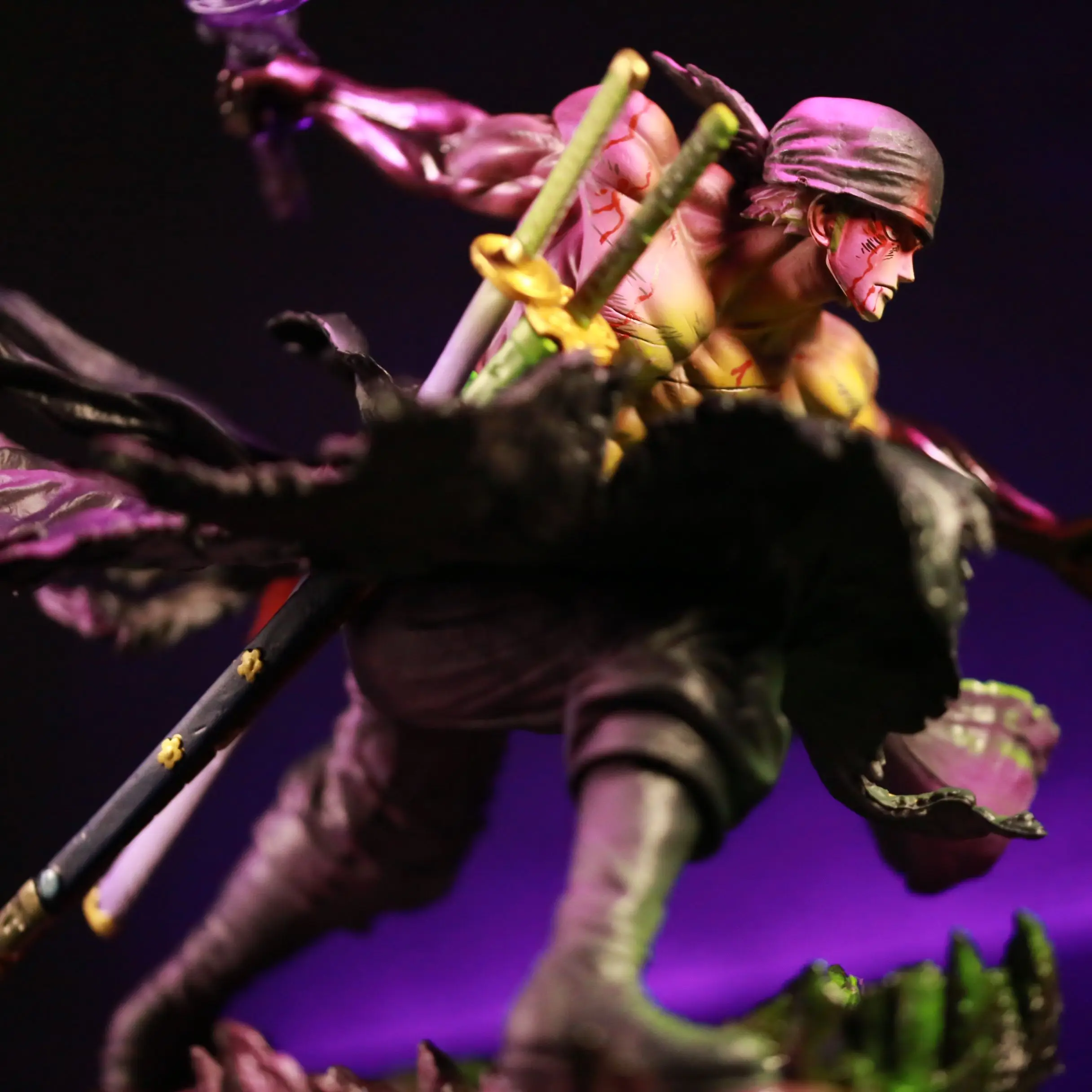 Statua anime One Piece - Bloody Zoro Action Figure a doppia testa Esecuzione squisita Animazione Decorazione desktop da collezione