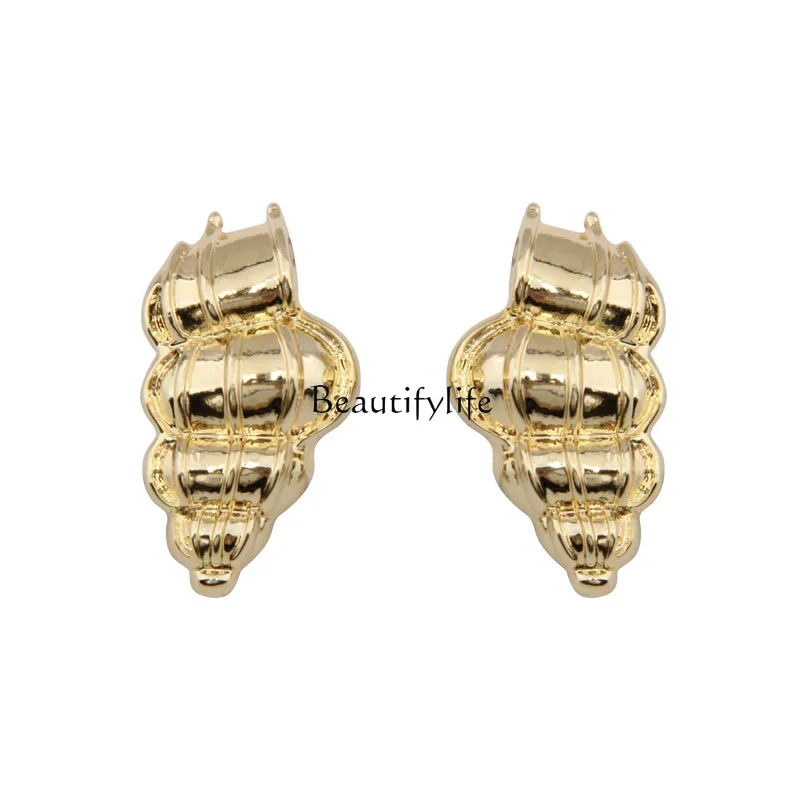 

French retro metal conch unique shape earrings light luxury high sense beautiful stud earrings