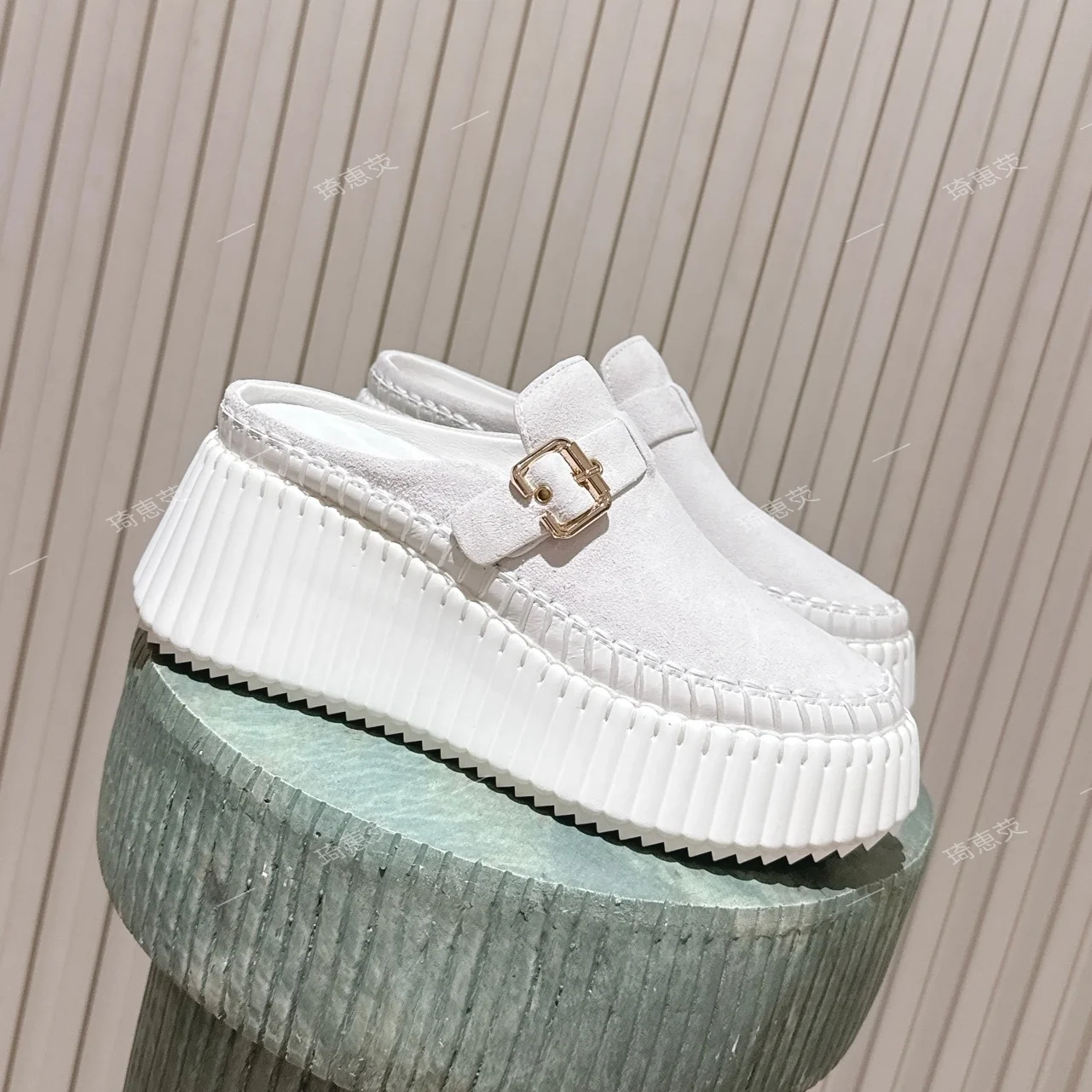 Top-Version 2026 New Thick-Soled British-Style Mules Shallow Height-Increasing Vintage Matte Closed-Toe Slip-On Slippers