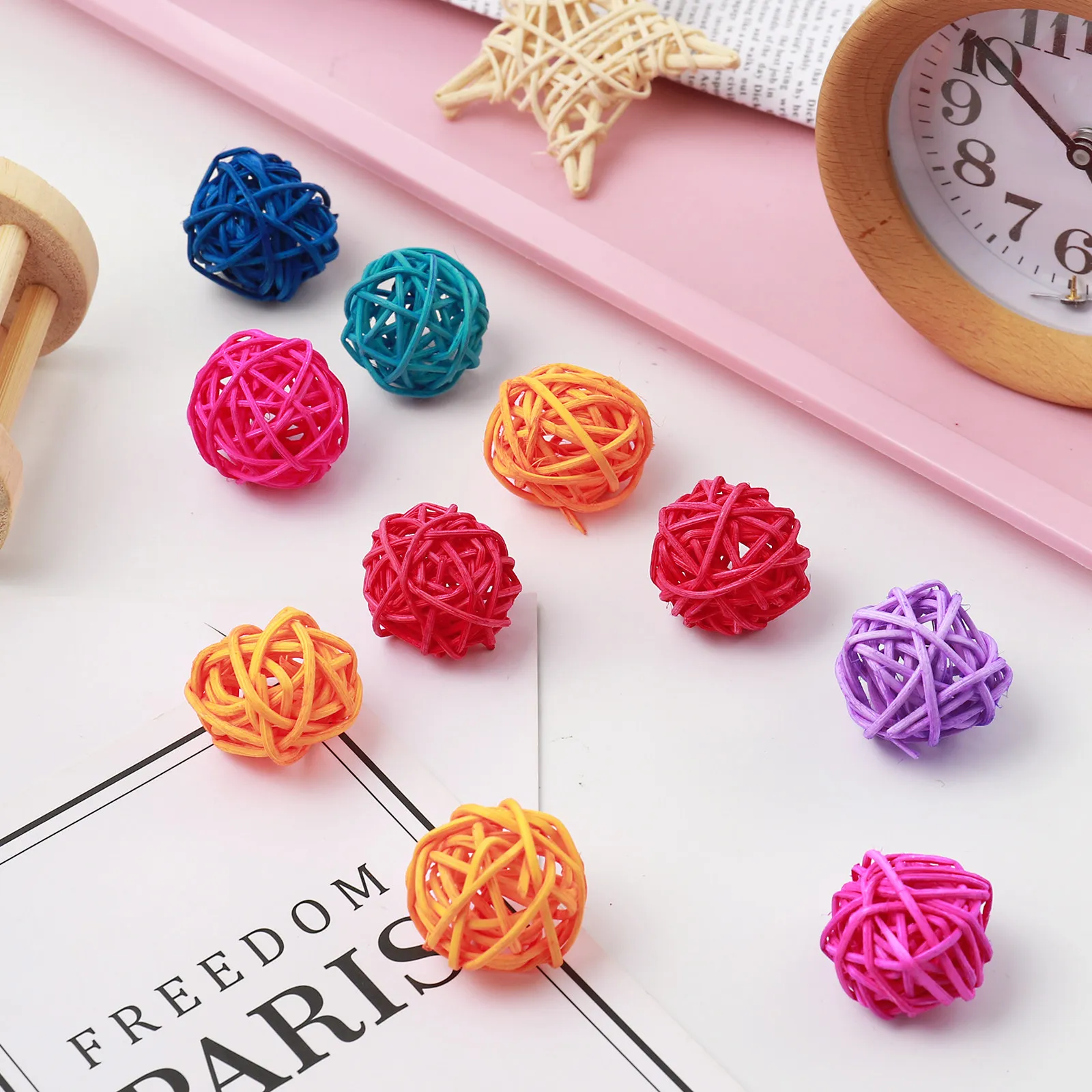 10Pcs Willow Branch Rattan Balls Parrot Cage Hanging Chew for Small Birds Promote Healthy Teeth Bird Ball Entertainment