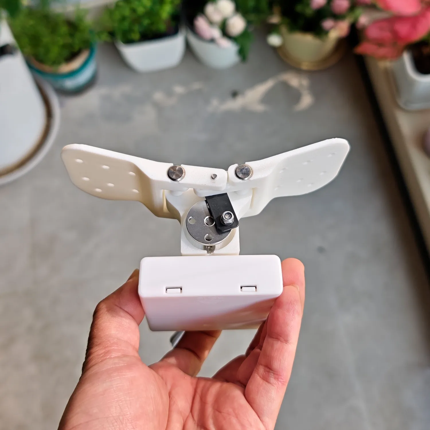 

NEW Remote Control Electric Large Wing Device Dynamic Flapping Wing DIY High Torque Automatic Switch