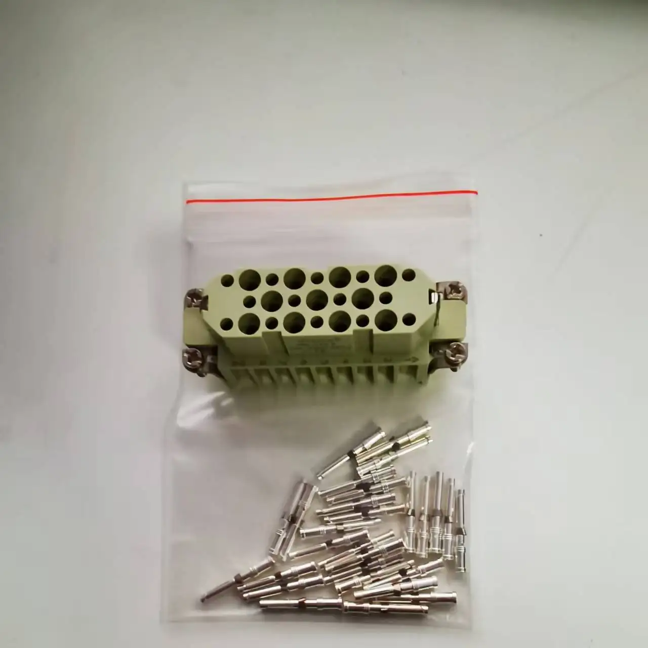 Cold-pressed 25-pin HDC-HD-025M/F connector plug-in And the base shell
