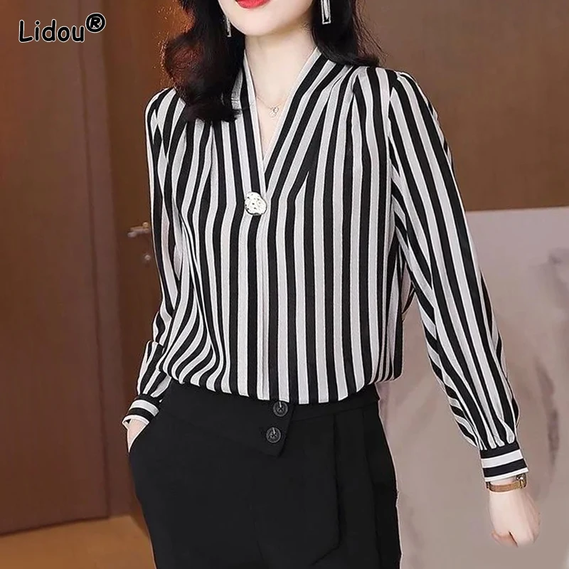 2023 Spring and Autumn Elegance Commuting Simplicity V-neck Bead Stripe Print Loose and Versatile Western Style Women\'s Shirt