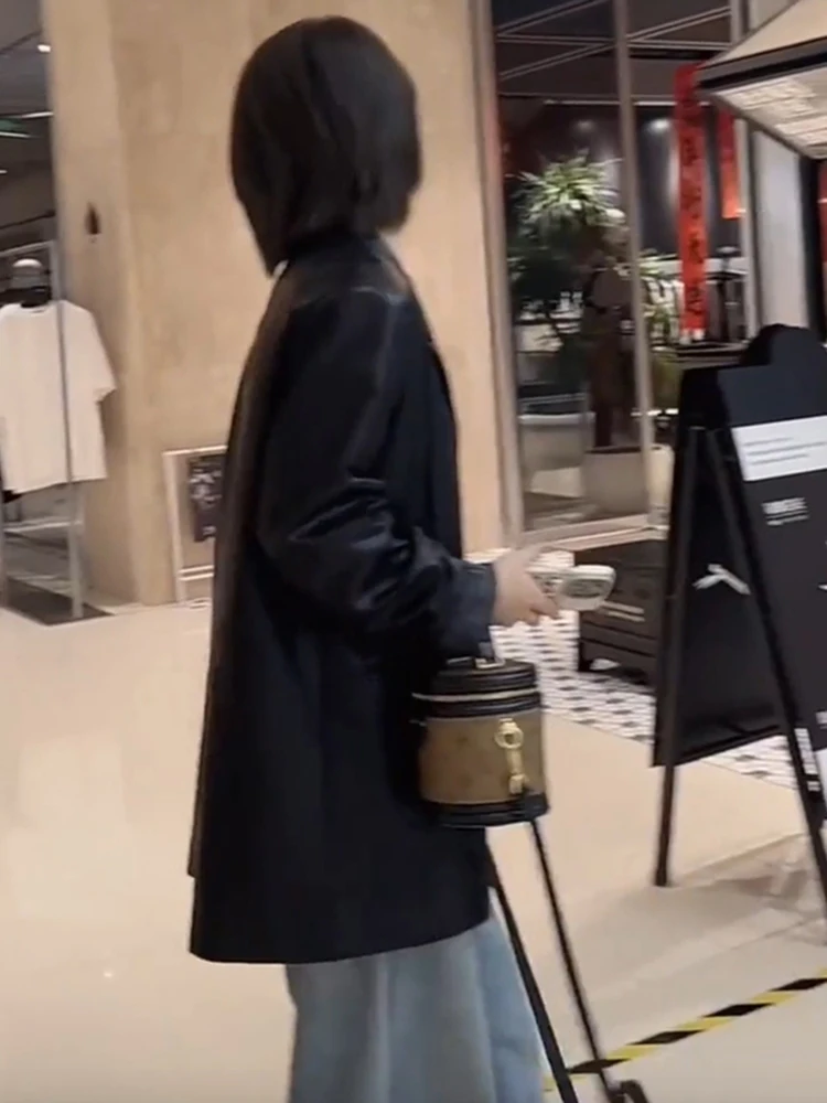 ファッショナブルな長袖2ボタンレディースレザージャケット2025年春ユニークデザイン通勤スタイルルーズフィットアウターウェア