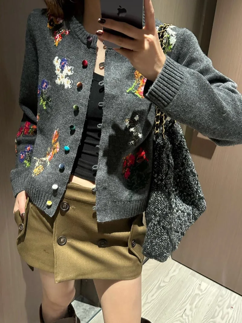 2024 Autumn New Women's Sweater Fashionable, Exquisite, Casual, Versatile Wool Flower Pattern Knitted Cardigan Coat