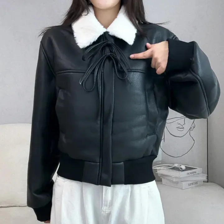 시크한 겨울 바이커 재킷 두꺼운 플리스 안감 가죽 및 모피 코트 여성용 블랙 빈티지 스타일 지퍼 스트레이트 컷 긴 소매