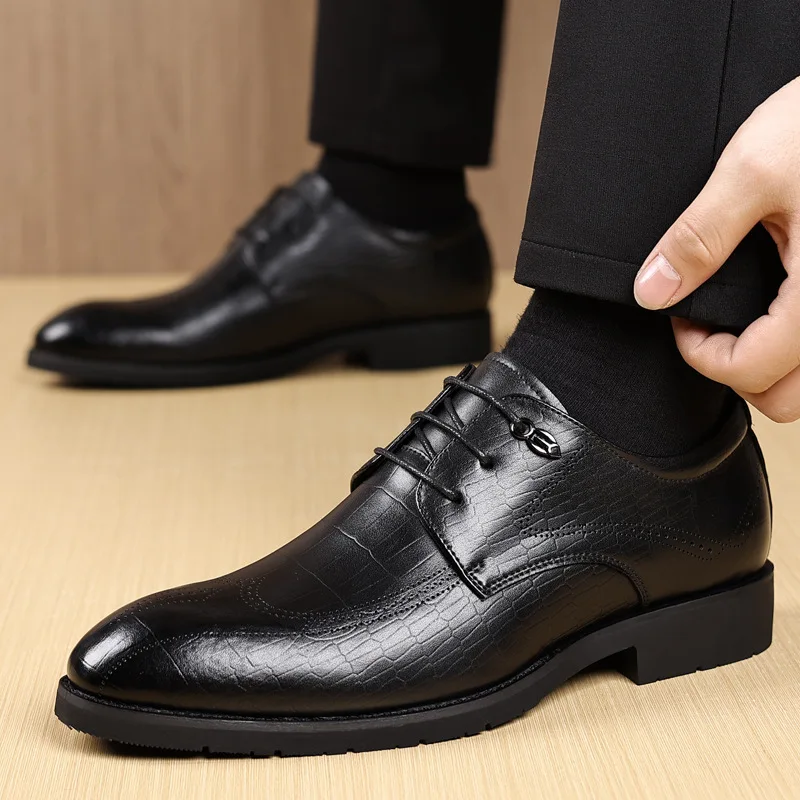 Men's leather shoes, business trend British style suit, business dress shoes