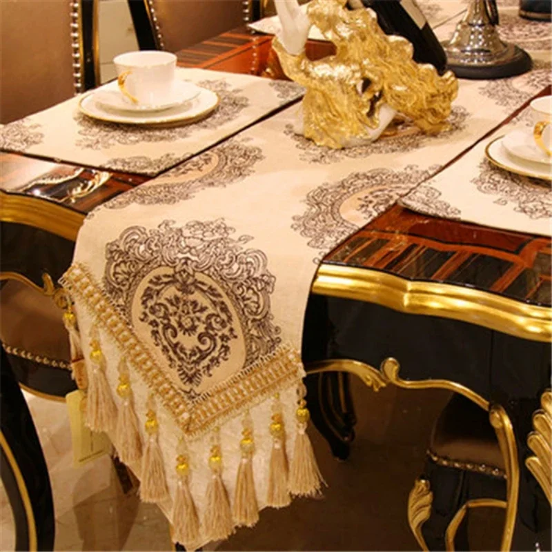 European Modern Luxury Noble Table Runner Chenille Jacquard Dinner Mat Bed Flag Cloth Art Tv Tea Table Decoration