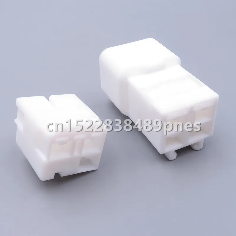 3 Pole 4.8mm Auto Socket 6098-0149 6098-0151 Electrical Housing Car Wiring Harness Connector