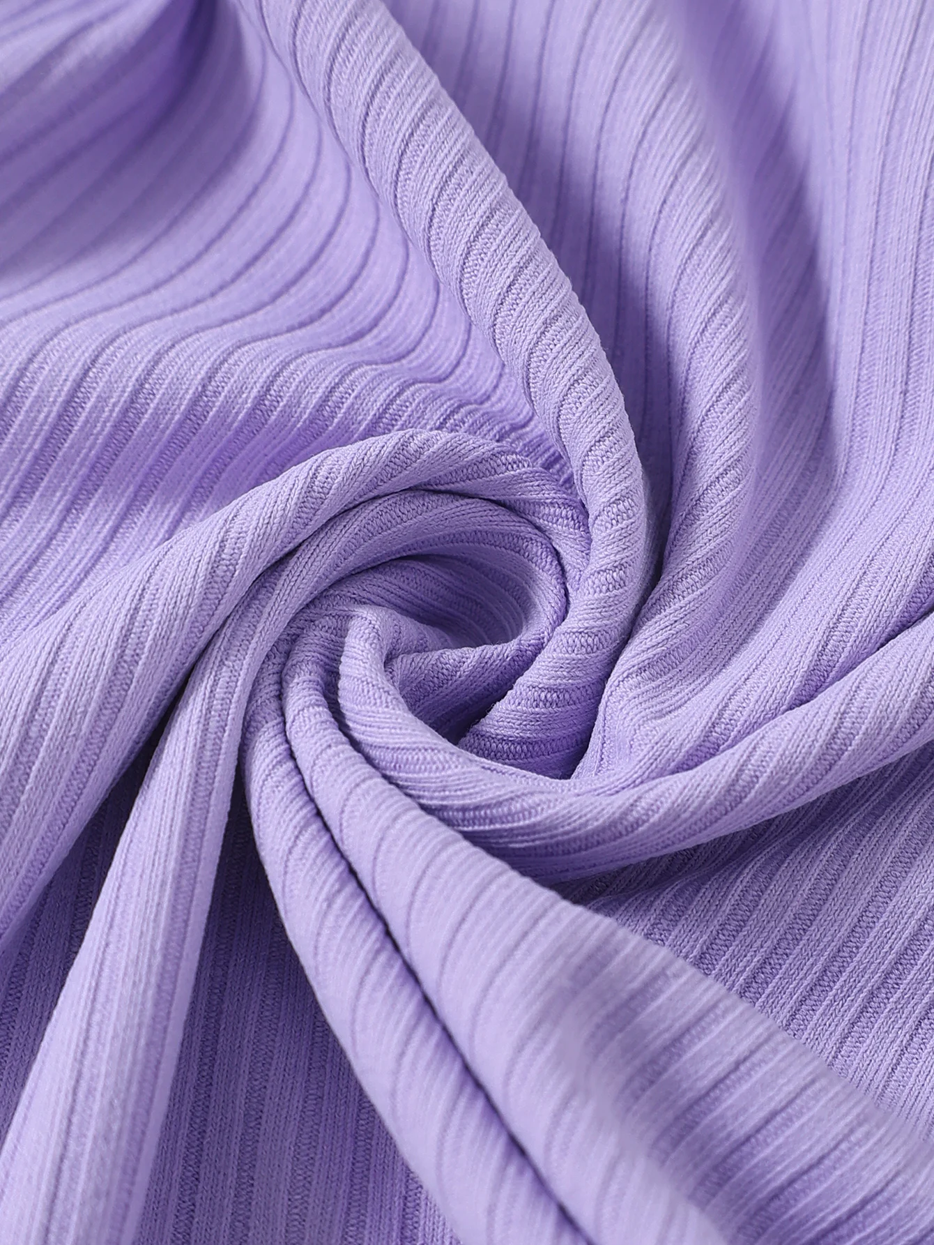 مجموعة طفلة الربيع والخريف الأكثر مبيعًا بأكمام طويلة: قلب مطرز برقبة دائرية، سراويل طويلة بلون موحد، حاشية مكشكشة - 3-P