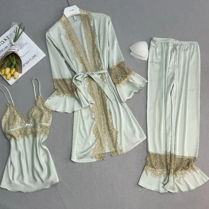 

Весенний кружевной комплект: халат, топ на бретельках и брюки. Женская пижама из ледяного шелка. Домашняя одежда. d'4o