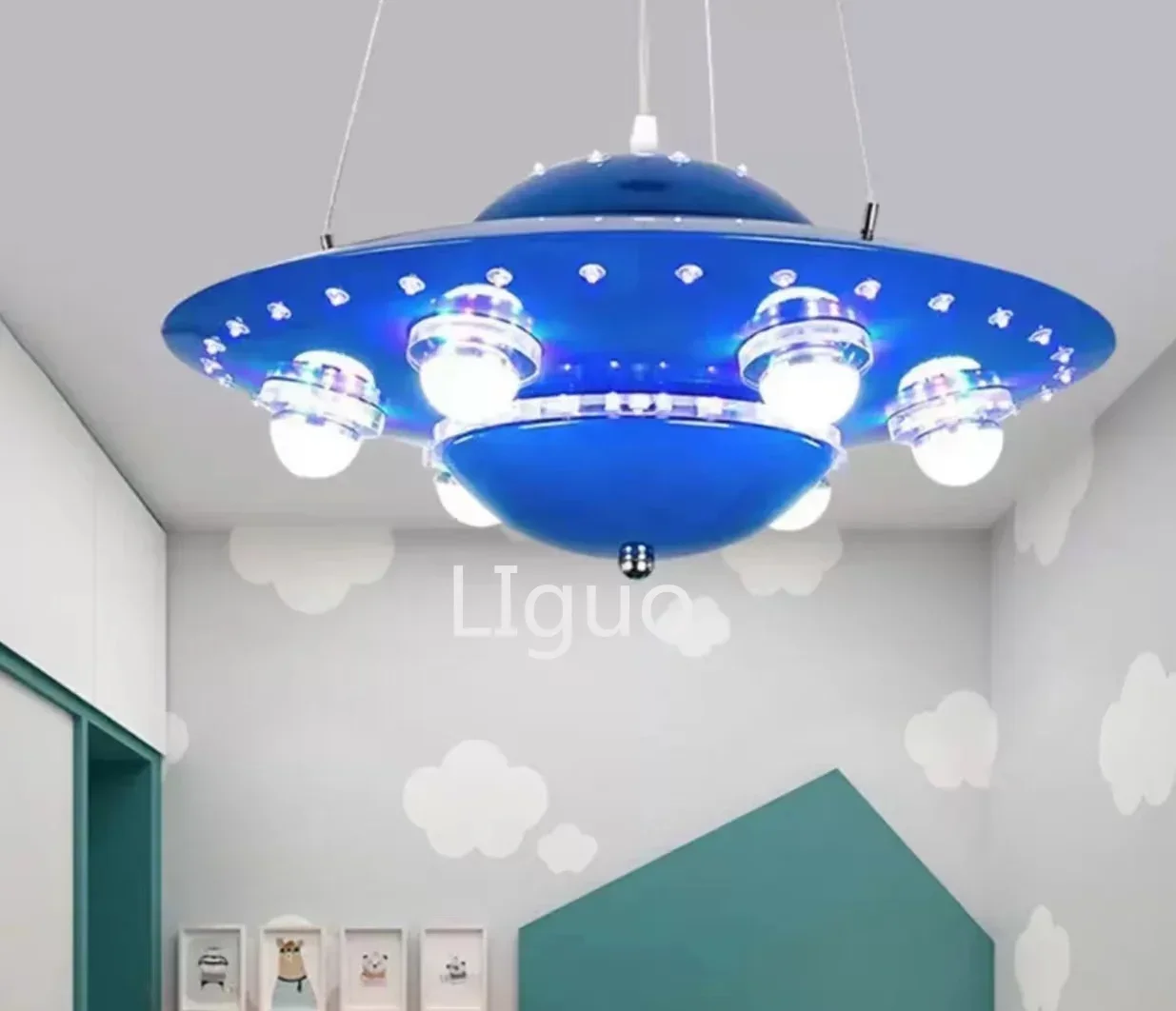 Cartoon creation color LED flying saucer chandelier boy girl bedroom children's room lamp cartoon spaceship chandelier