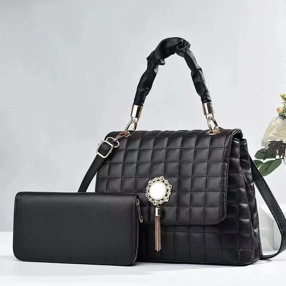 

Bucket Bag Women's Simple Embroidery Thread Mother Cross-border Versatile Bag Large-capacity Shoulder Messenger Bag