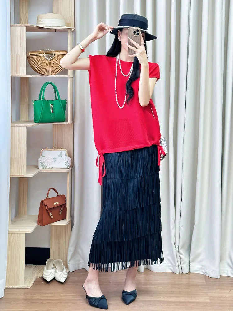 

Summer Casual Red Top Black Tassel Skirt Pleated Set Simple Elegant Three-zaifeng Women's Fashion Ensemble Polyester Short Sl...