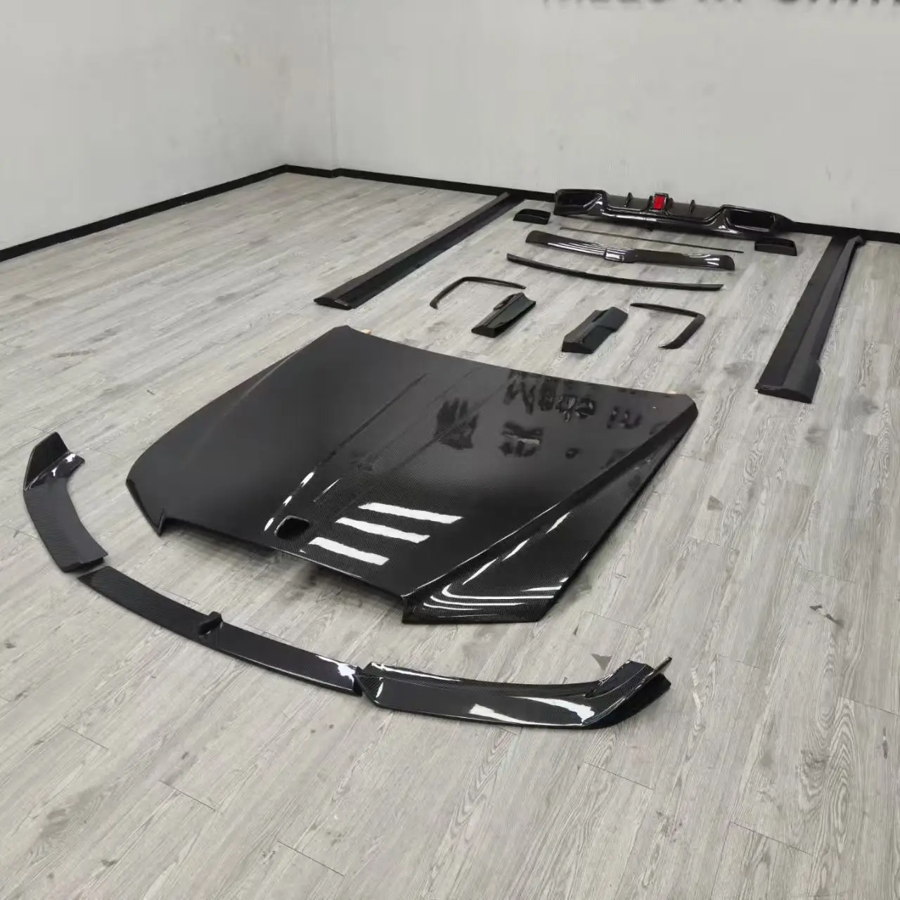 Adaptation for Rolls-Royce Phantom/Ghost 4th Generation Replacement Carbon Fiber Body Kit 2009-2019 3-Month Warranty Made China