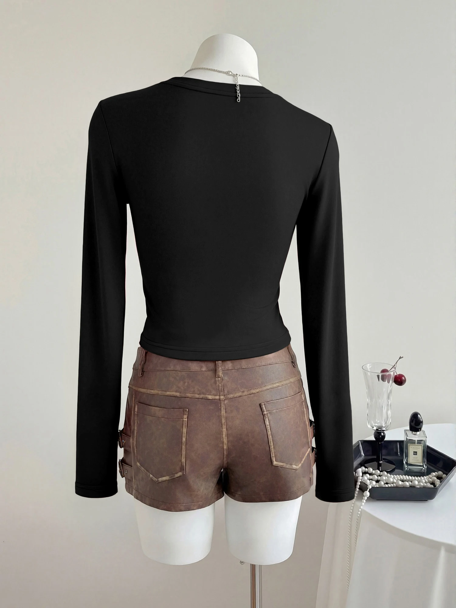 Damen Einfarbiges Rundhals-Langarm-Crop-T-Shirt, Eng Anliegendes Kurzes Oberteil, Lässige Alltagskleidung, Basic-Layering, Streetwear-Bluse – Detail 13