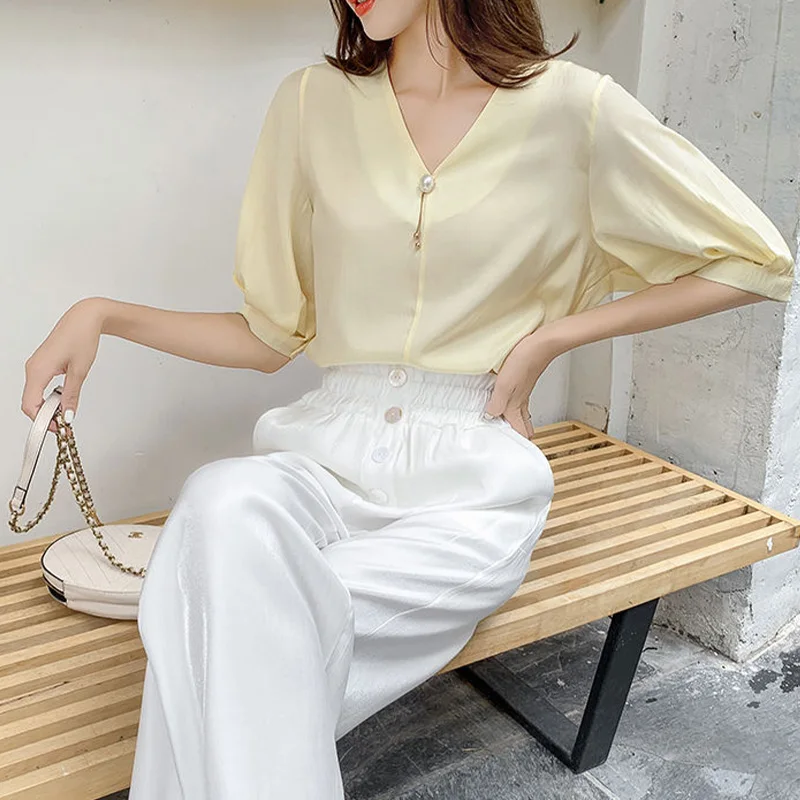 Summer New Solid V-Neck Fashion-forward Short Sleeve Shirt Loose Casual Young Style Pullovers Original Design Popular Women Top